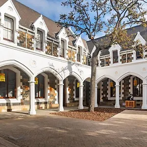 9 Church View - No Loadshedding - Homely Apartment